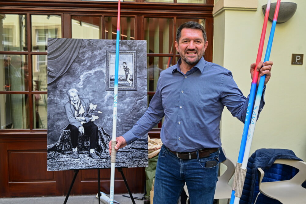Byla otevřena výstava k uctění manželů Zátopkových