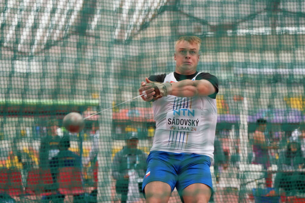 Kladiváři postupují v Limě do finále, dál jdou i půlkařky