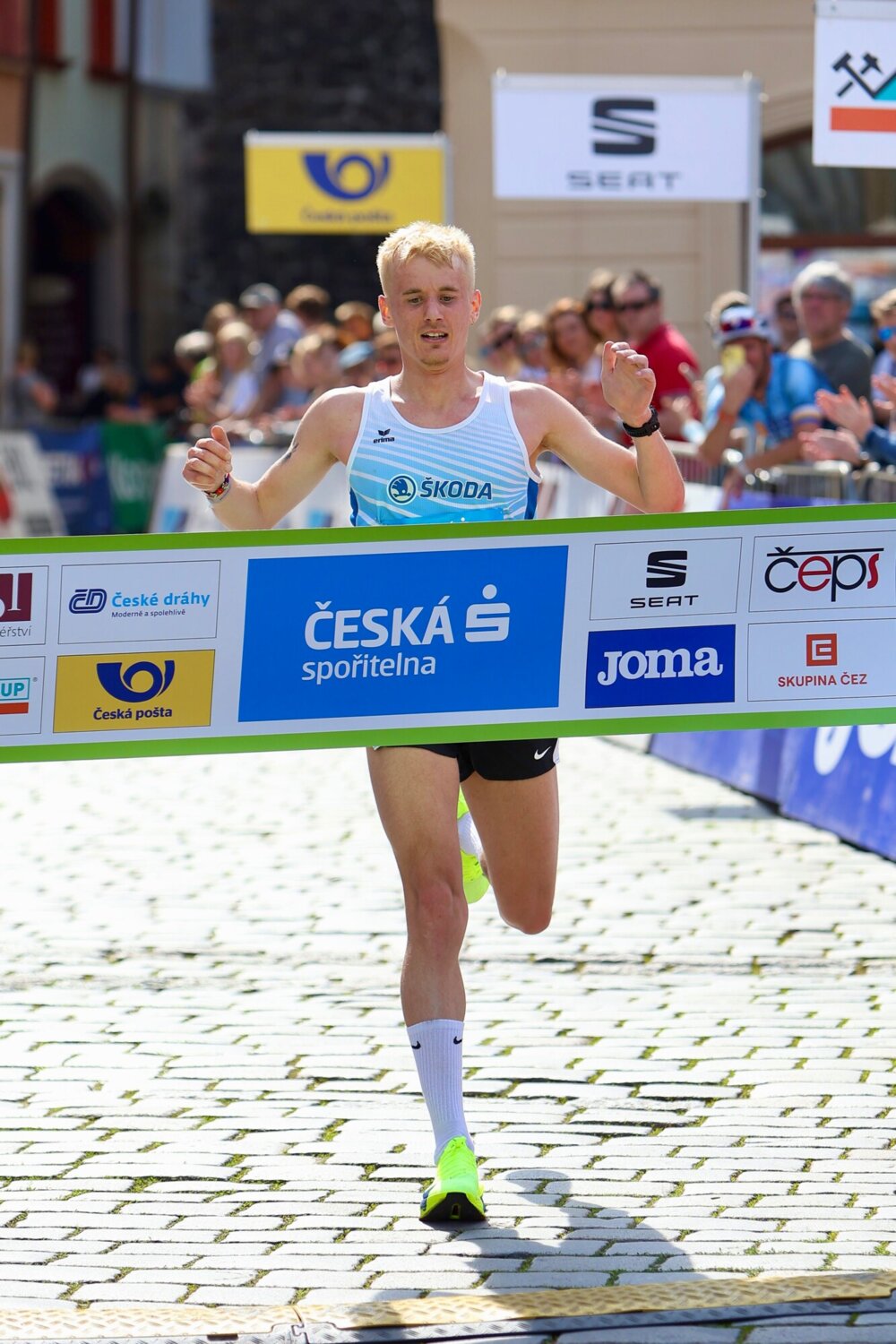 Hrochová zpět na půlmaratonském trůnu, premiéra Marčíka