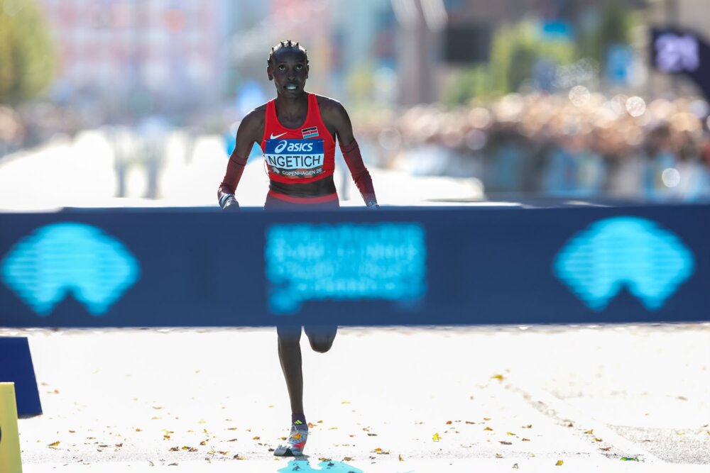 Agnes Ngetich pokořila na půlmaratonu světový rekord, Andreas Almgren evropský