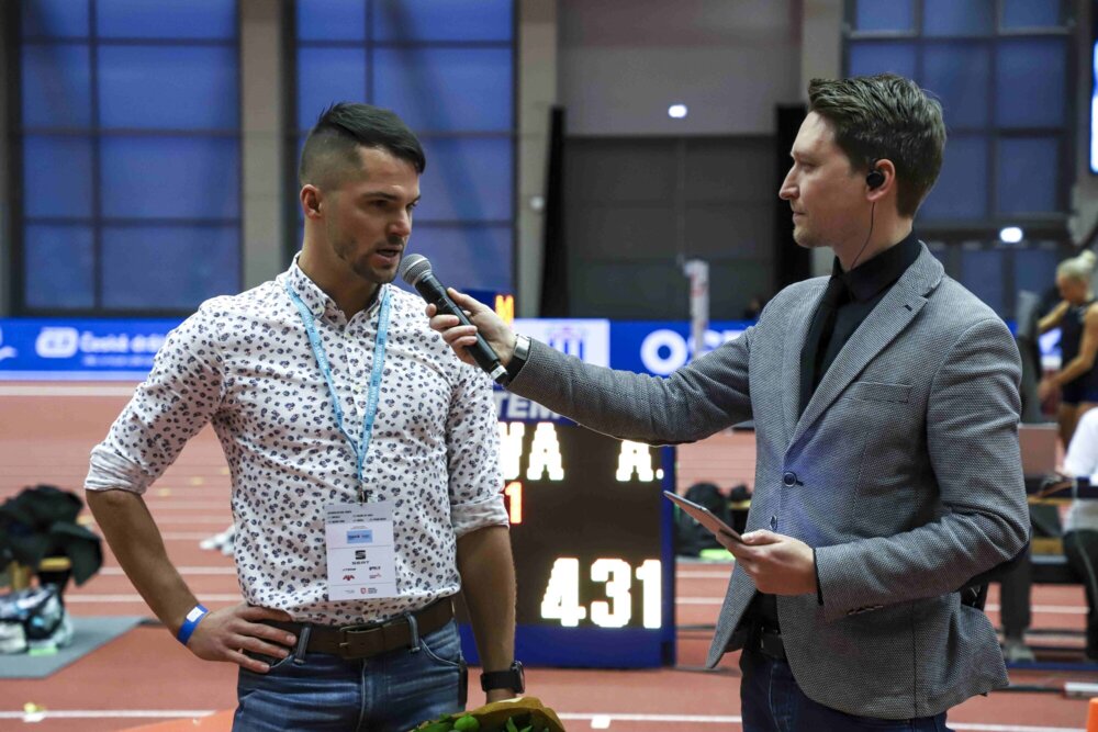 Otevíráme webinář pro začínající i zkušené komentátory atletických soutěží