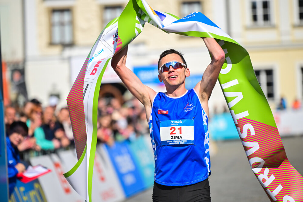 Půlmaratonské tituly pro Hrochovou a Zimu
