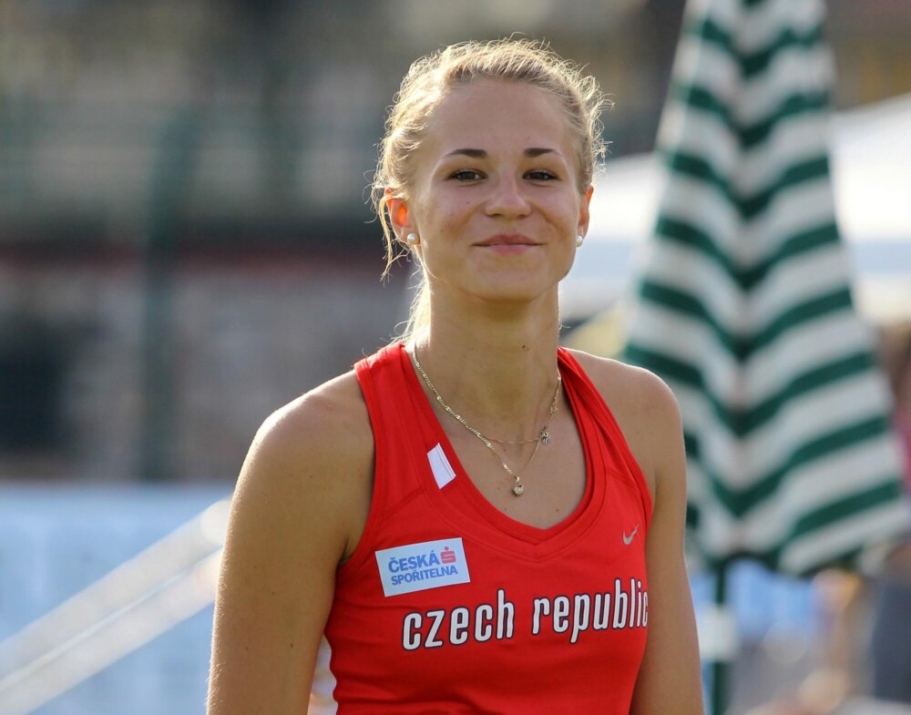 Novotná průběžně 8., Švábíková do finále