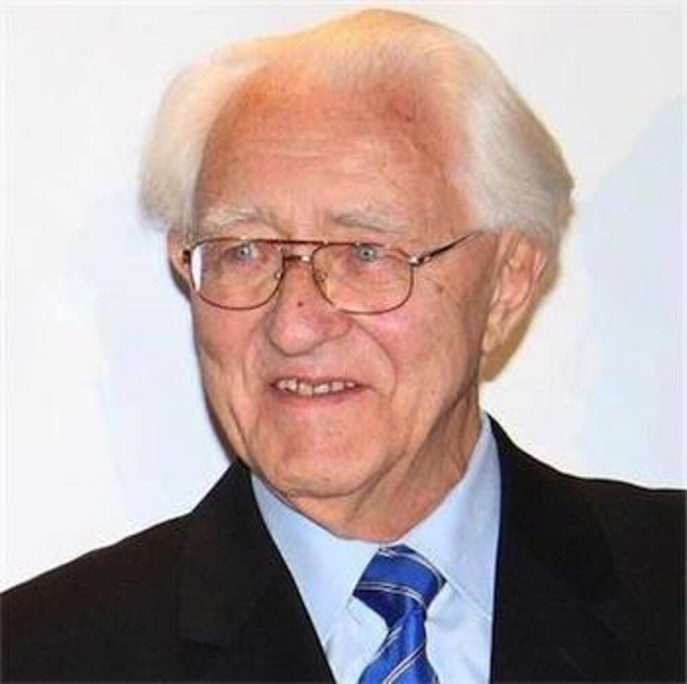 Zemřel Gustav Schwenk, novinářská legenda