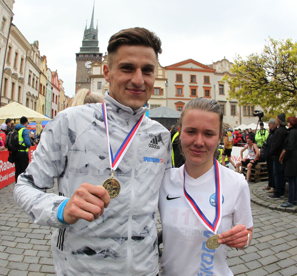 Půlmaratonské tituly pro Homoláče a Hrochovou