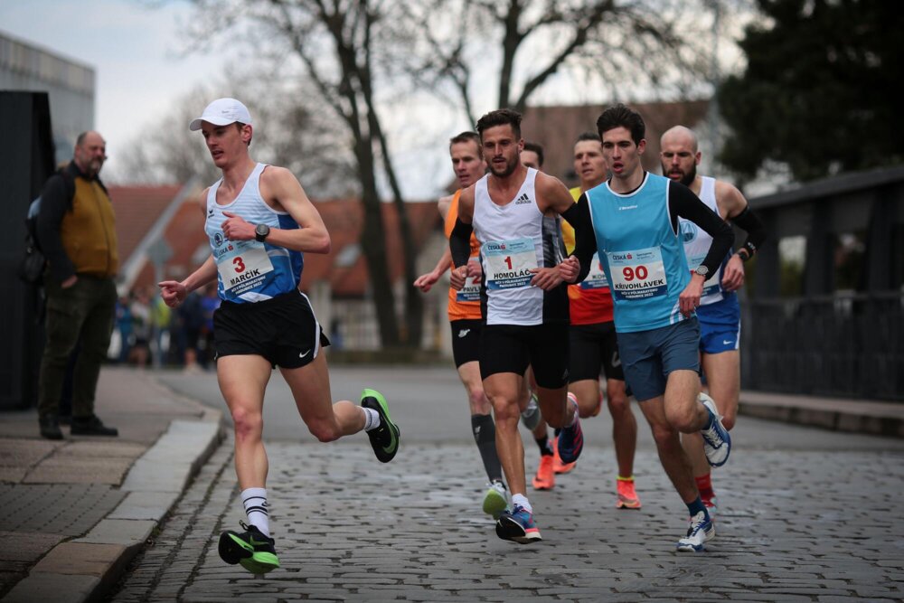 Půlmaratonské tituly pro Hrochovou a Homoláče