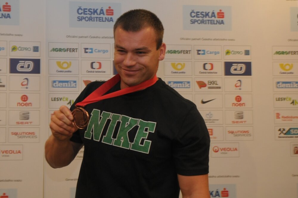 Melich i jeho medaile už jsou doma