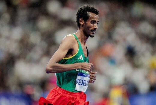 Yomif Kejelcha znovu zaběhl světový rekord v půlmaratonu