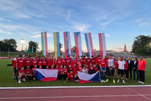 Čeští junioři skončili na mezistátku druzí, Váňa se blýskl časem pod 50
