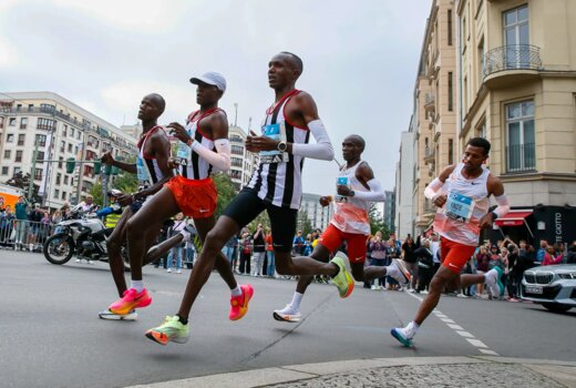 Na maratonu v Londýně padla hranice dvou hodin