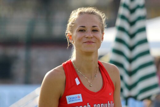 Novotná průběžně 8., Švábíková do finále