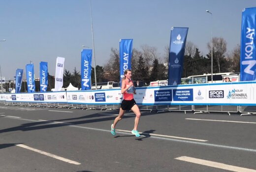 Stewartová vylepšila ½ maratonský NR