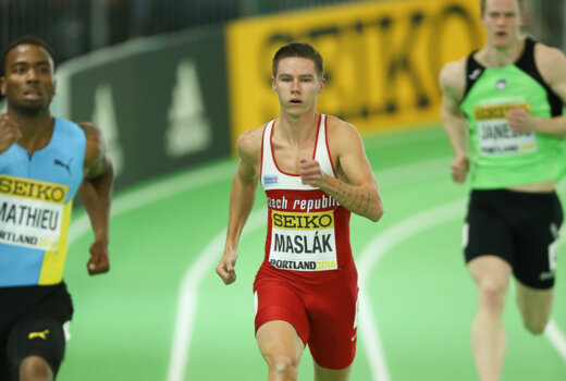 Cachová 8., zazářili Walsh a Reesová