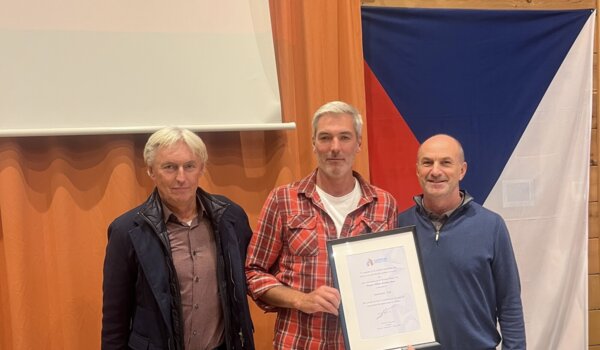 Josef Karas převzal na trenérském Aktivu ocenění European Coaching Award