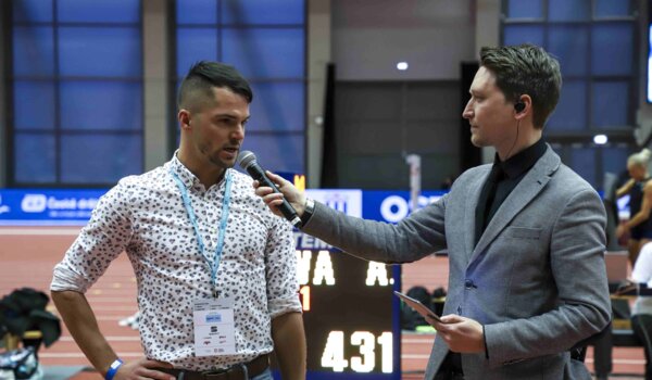 Otevíráme webinář pro začínající i zkušené komentátory atletických soutěží