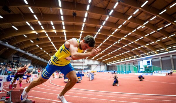 Domácí halový vrchol plný hvězd klepe na dveře