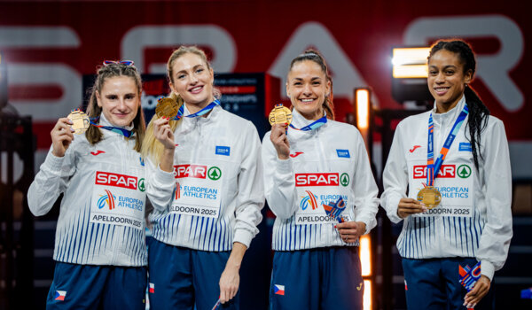 Okamžik roku #1: Štafetový bronz našich čtvrtkařek