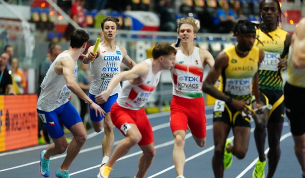 České štafety do finále neprošly