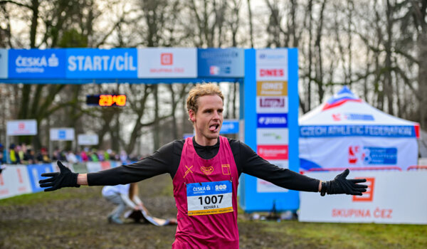 Kovář a Hrochová potvrdili v Holešově role favoritů